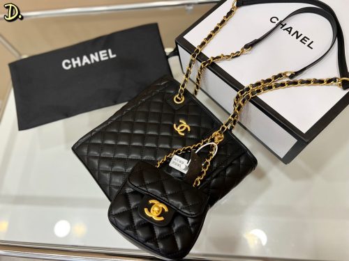 CHANEL Casual Style Street Style Chain Plain Leather