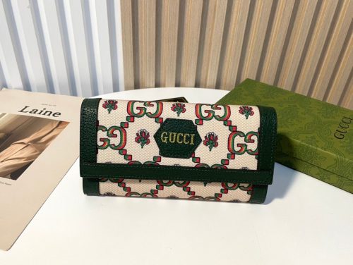 Gucci Leather Green Wallets for Women