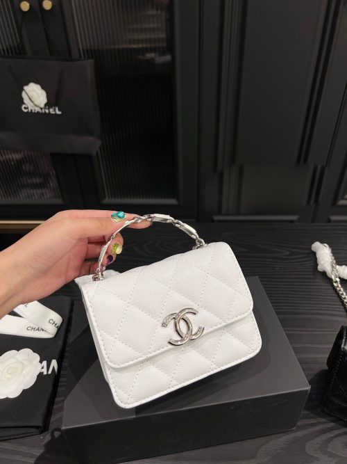 CHANEL 22S Mini WHITE