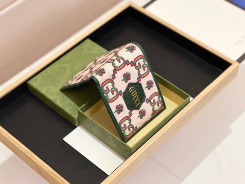 Gucci Leather Green Wallets for Women