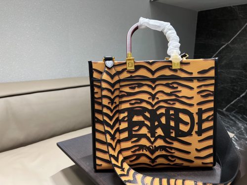 Fendi Sunshine Medium Shopper Bag