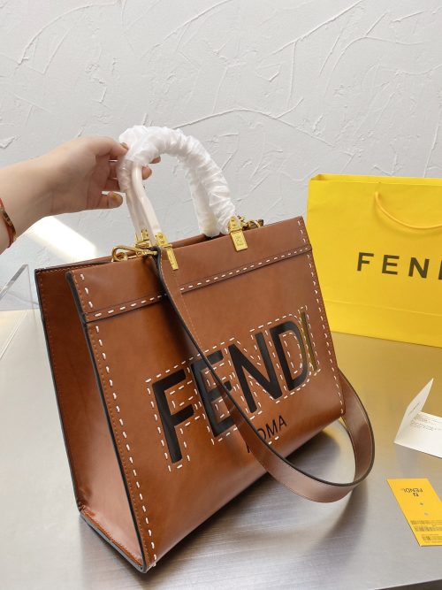 Fendi Roma Plain Ladies Trendy Leather Handbag 238