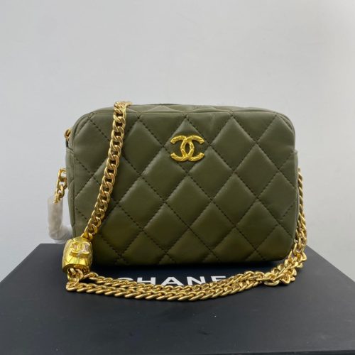 Chanel Camera shopper