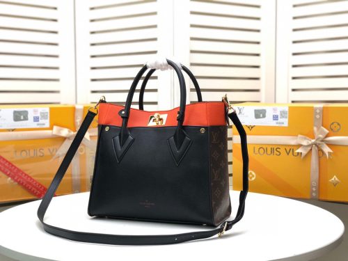 LOUIS VUITTON On My Side MM