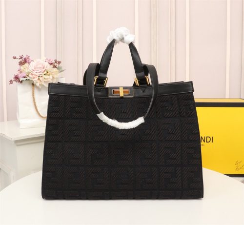 Fendi Fendi Peekaboo Tote Bag