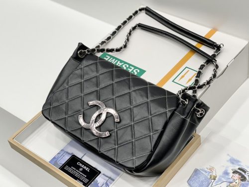 CHANEL Pre-Owned mini Classic Flap padded shoulder bag