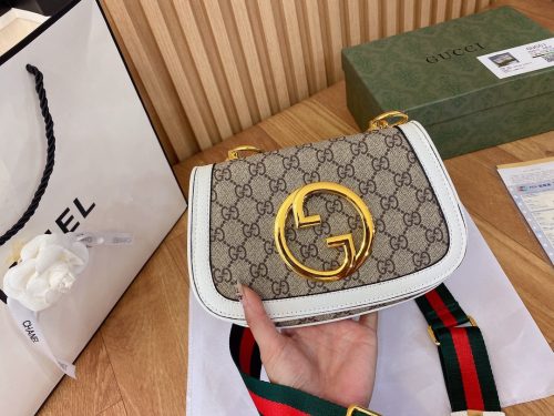 Gucci Blondie Shoulder Bag In Beige And Ebony