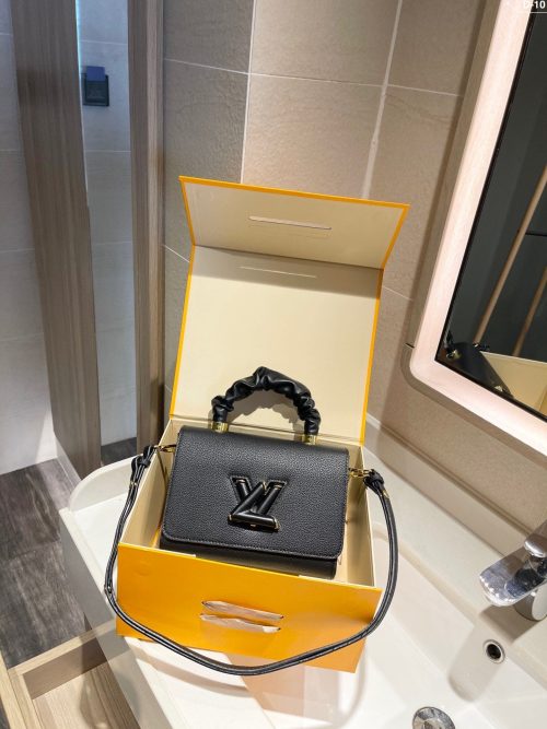 LV Woman Louis Vuitton Twist Pm Black Bag