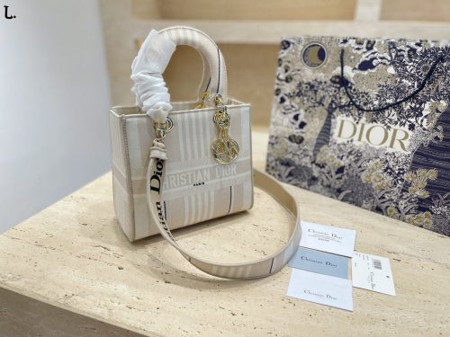 MEDIUM LADY D-LITE BAG