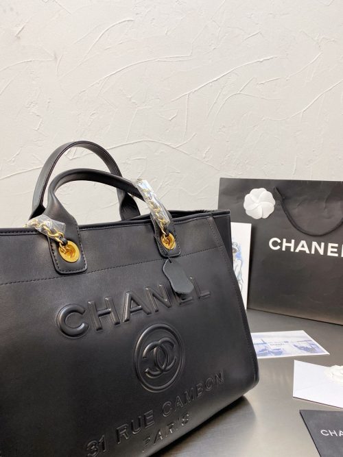 CC MEDIUM DEAUVILLE TOTE BAG 33CM BLACK CALFSKIN GHW
