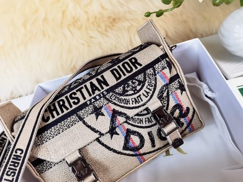 Dior - Small Camp Bag Beige Jute Canvas Embroidered with Union Motif - Women