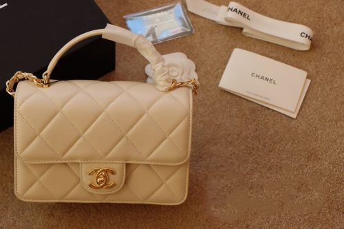 Chanel mini 8 black caviar