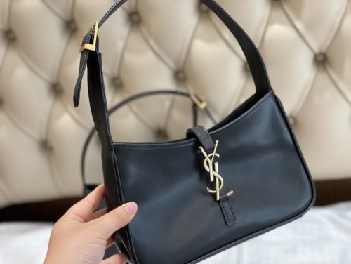 Saint Laurent Le 5 A 7