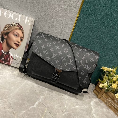 LOUIS VUITTON MESSENGERAMA