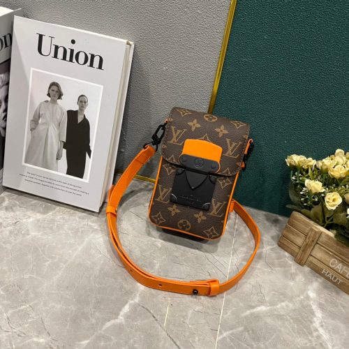 S-Lock Vertical Wearable Wallet