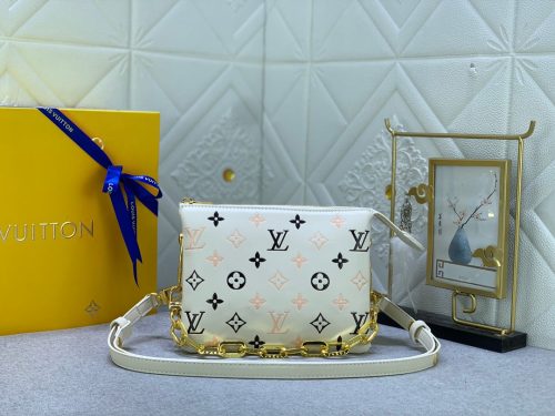 LV Coussin BB