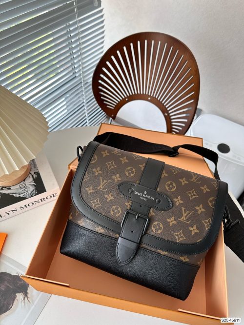 Louis Vuitton Saumur Messenger Bag ‘Black’ M45911