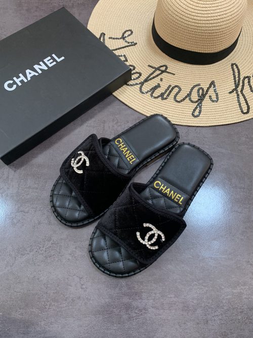 Chanel slipper
